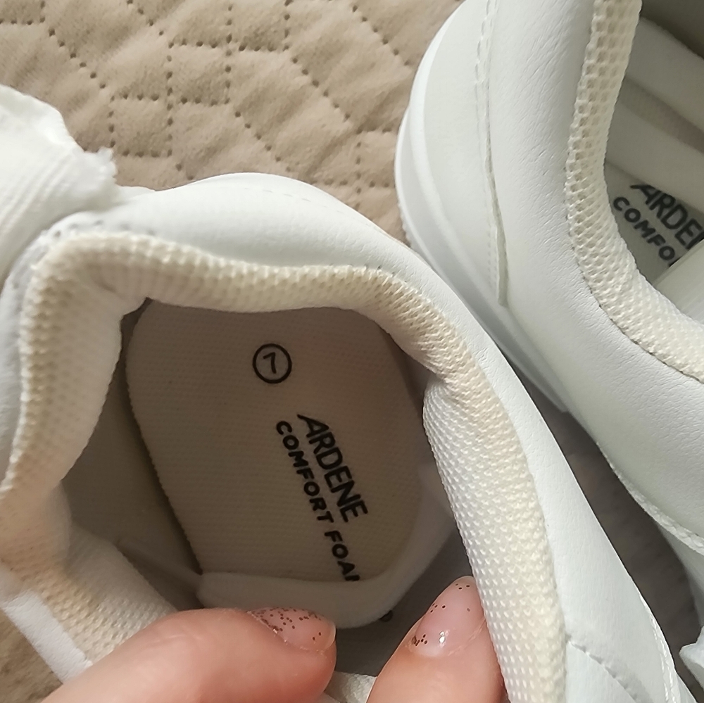 Ardene women's shoes, new without box, size 7, white. - Picture 2 of 5